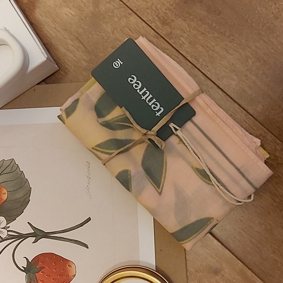 *Jilly ❤️ Box Items - Picture 4 of 5